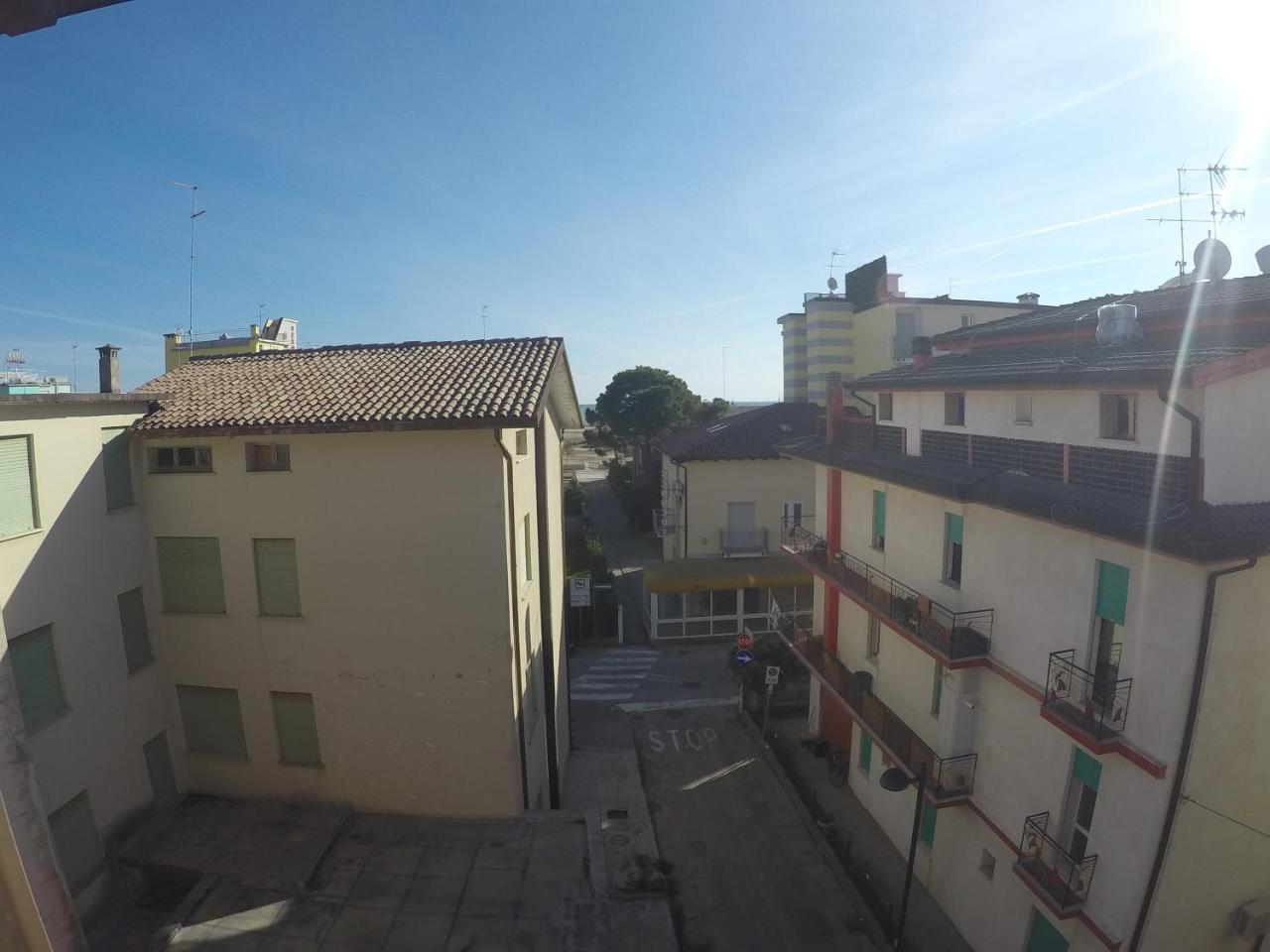 Miramar - Attico Bilocale - Agenzia Cocal Apartment Caorle Bagian luar foto